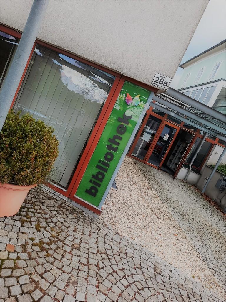 Öffentliche Bibliothek der Pfarrgemeinde und Gemeinde Maria Neustift